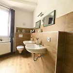 Schwarz & Weiss Apartment *