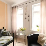 Apartment Schwarz & Weiss
