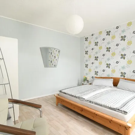 Schwarz & Weiss Apartment *
