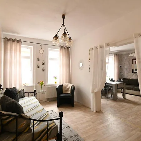 Apartment Schwarz & Weiss