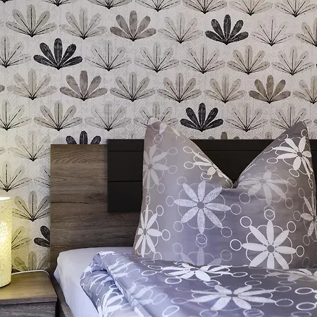 Schwarz & Weiss * Eisenach